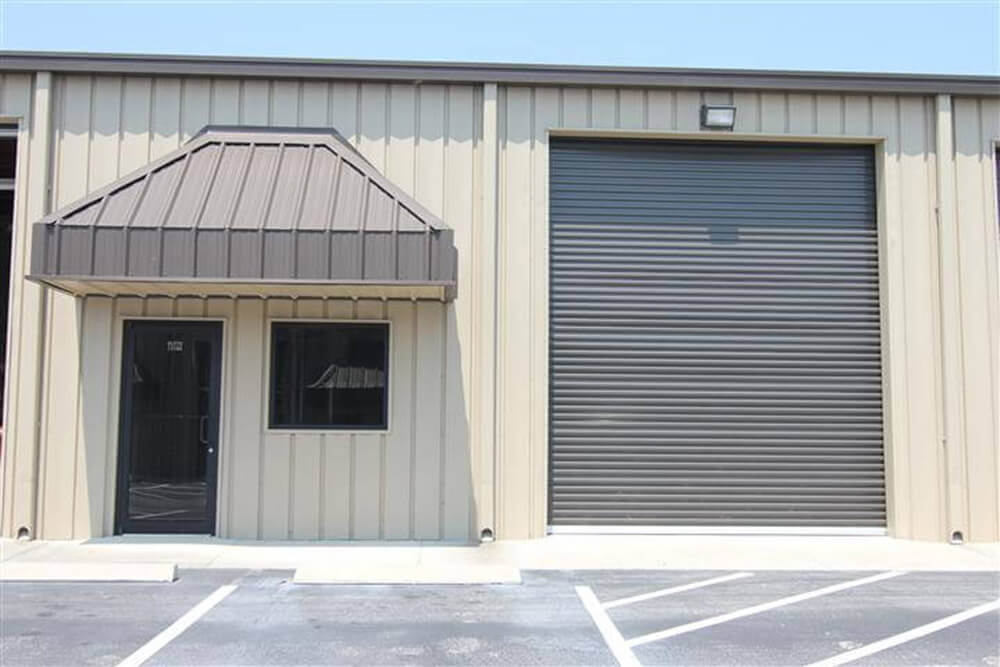 1200 SF ~ 300 Office and 900 Warehouse