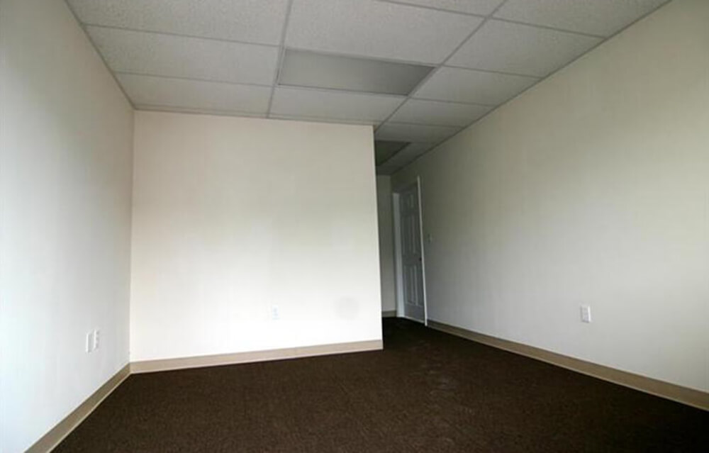 1500 SF ~ 250 Office and 1250 Warehouse