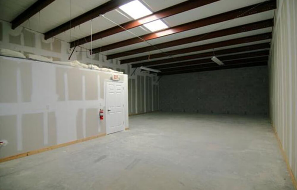 1500 SF ~ 250 Office and 1250 Warehouse