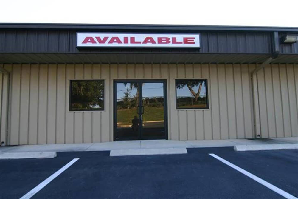 4800 SF 2 Drive-In Doors and 2 Dock Doors
