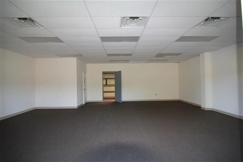 2400 Square Foot Flexible-Use, 900 SF of office, 1500 SF of warehouse