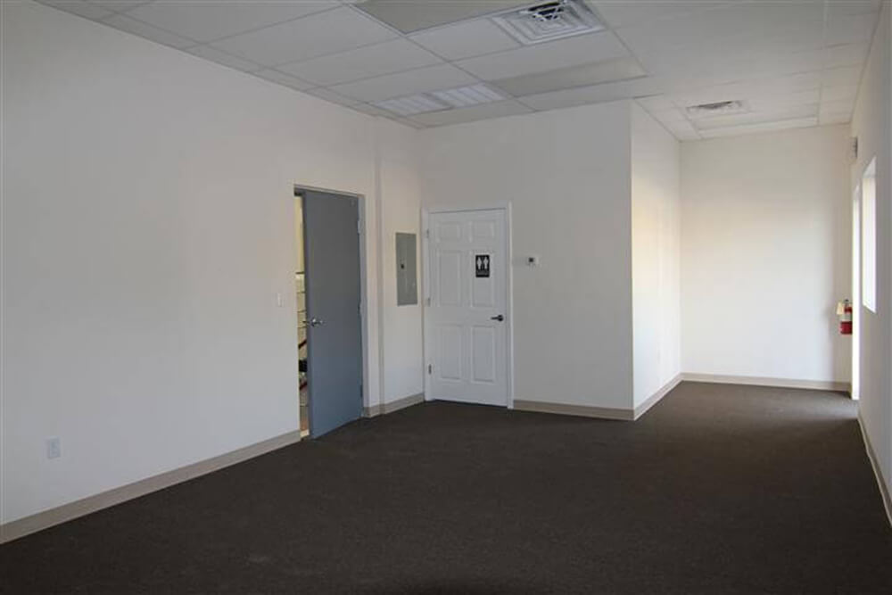 4800 SF 2 Drive-In Doors and 2 Dock Doors