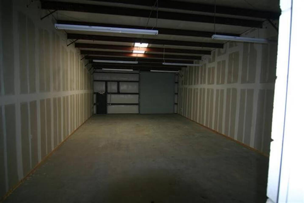 2400Square Foot Flexible-Use 600 SF of Office 1800 SF of Warehouse