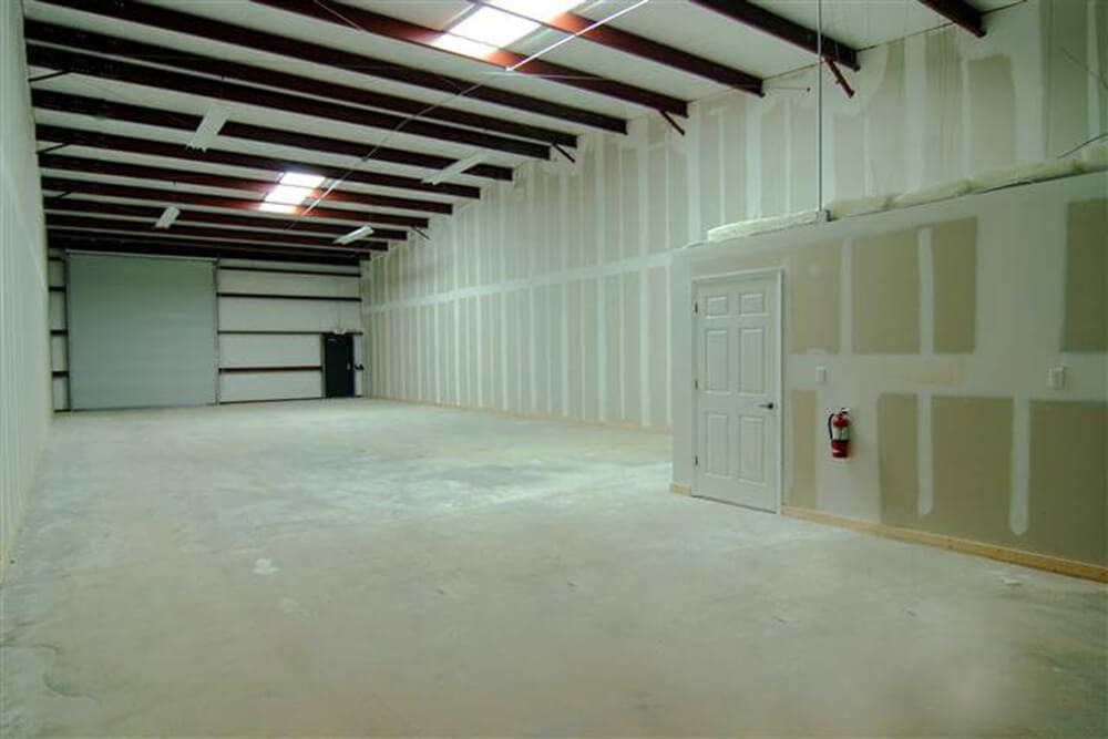 4800 SF Drivethru, 200 Office and 2200 Warehouse