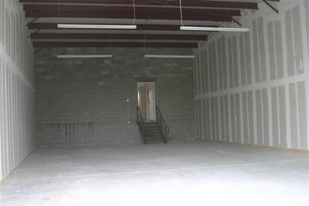 2400Square Foot Flexible-Use 600 SF of Office 1800 SF of Warehouse