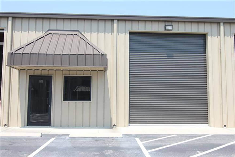 900 SF Unit - Entrance